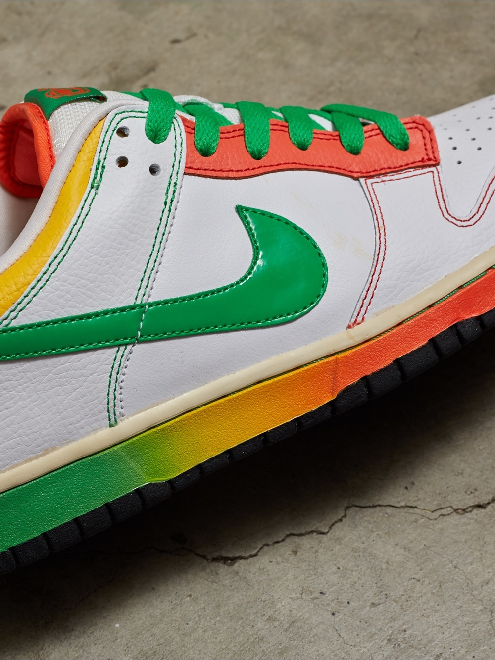 Nike 6.0 Dunk Low ‘Rasta’ - Picture 6 of 11
